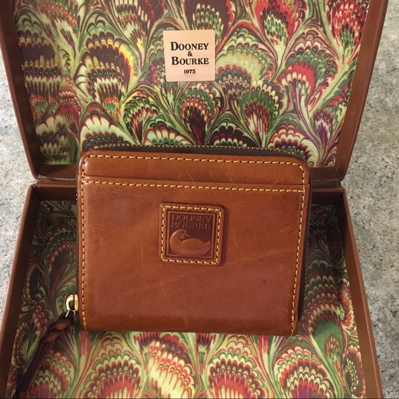 Dooney & Bourke Handbags - Dooney and Bourke Florentine Zip Wallet